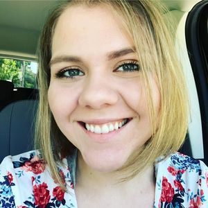 Meet your Posher, Nicole